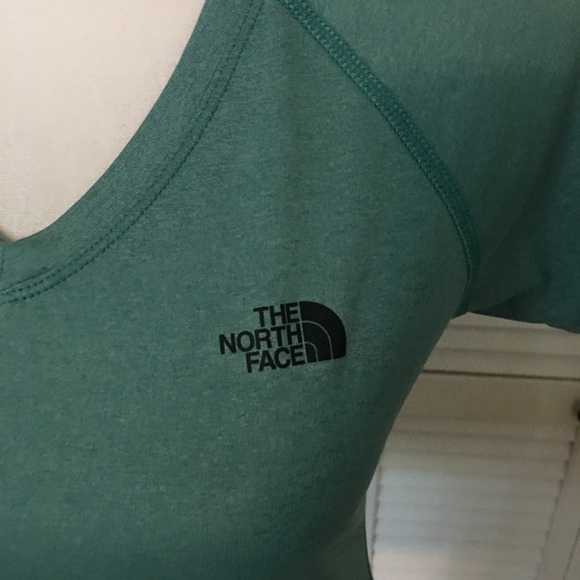 The North Face Small Petite Active Top - Picture 3 of 4